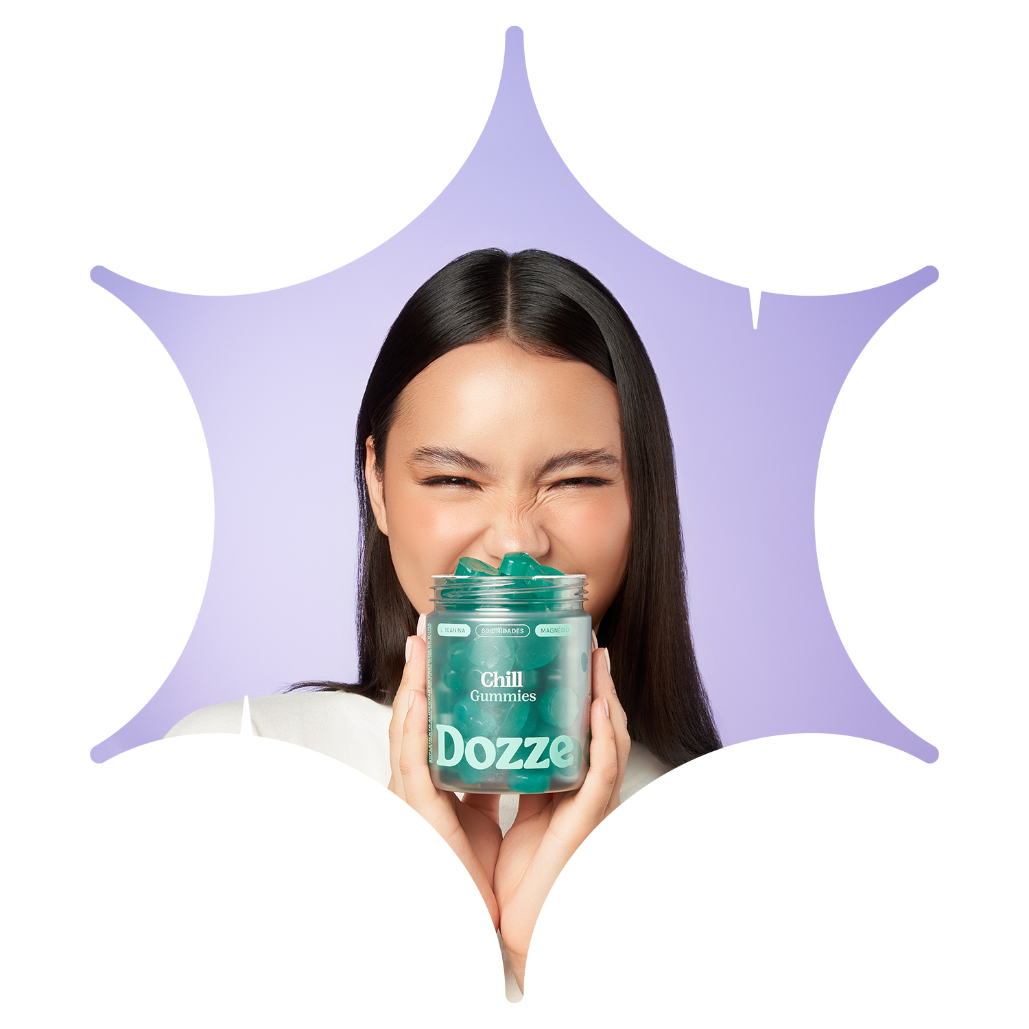 uma modelo segurando o pote das gomas da dozze piscando 